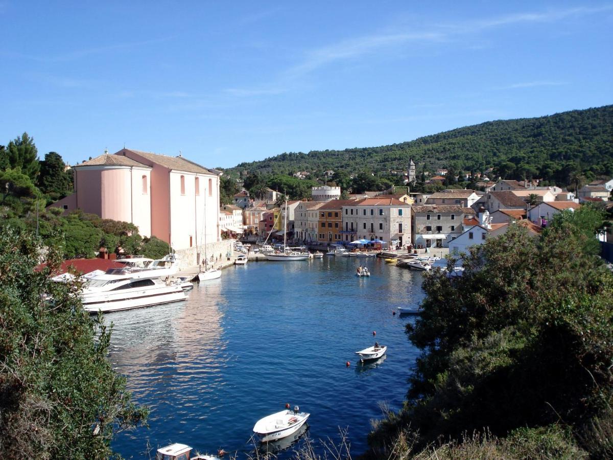 Apartments Velo Veli Losinj Ngoại thất bức ảnh